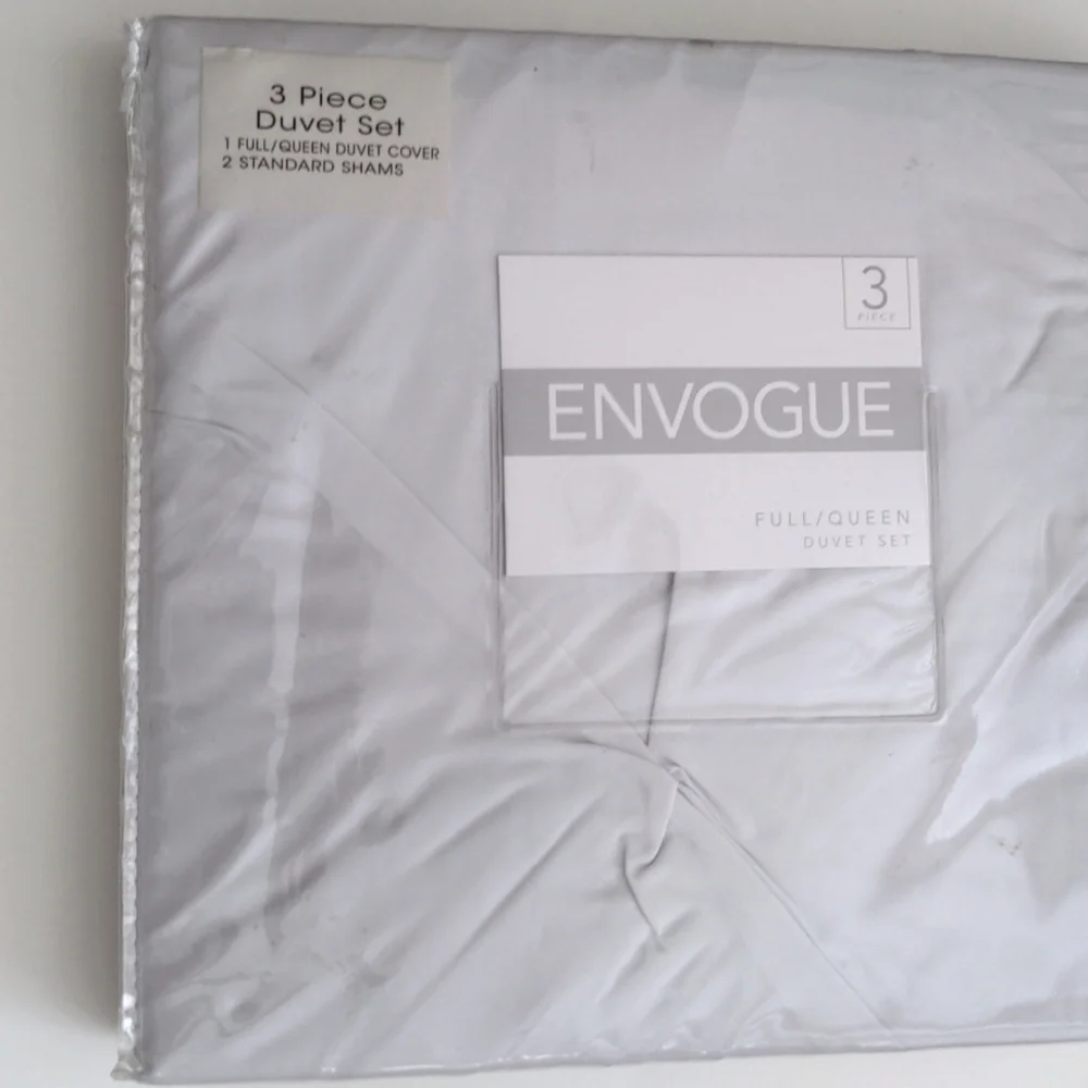 New Envogue Light Gray Pintuck Full / Queen Duvet Set